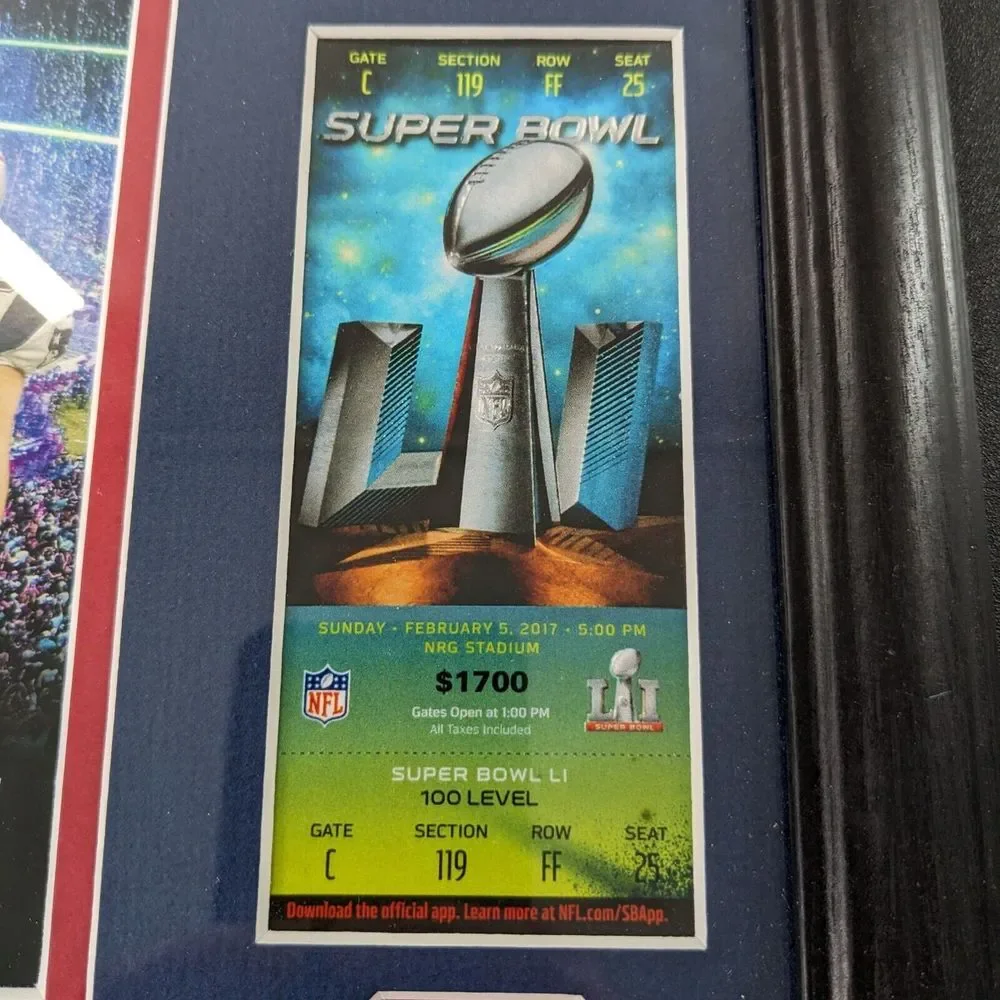 The Danbury Mint New England Patriots 2017 Superbowl Champions Wall Plaque Coins